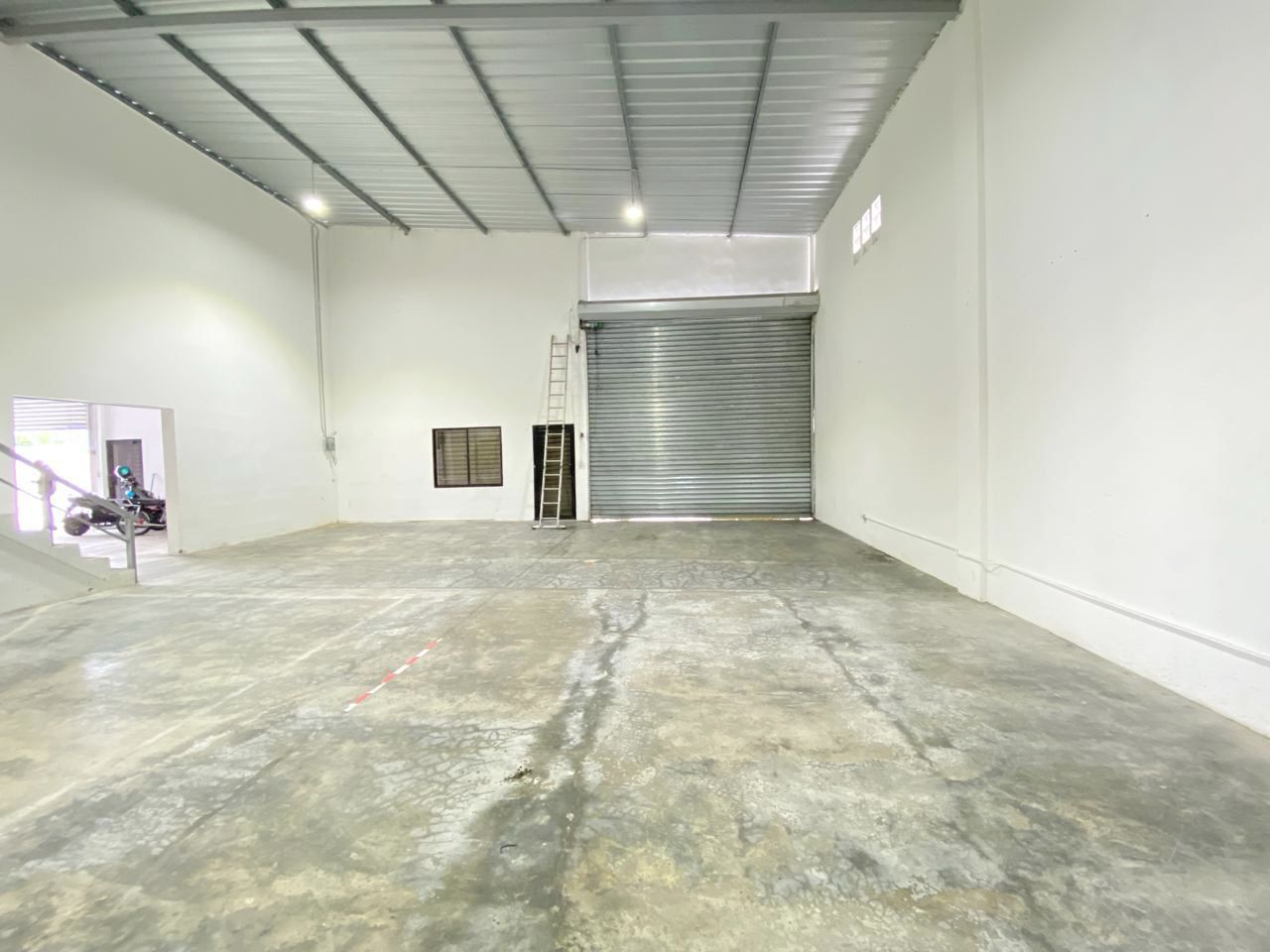 oficinas y locales comerciales - Nave céntrica en Venta  1