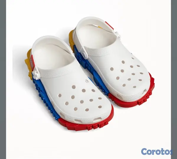 zapatos unisex - crocs colaboración Lego  2