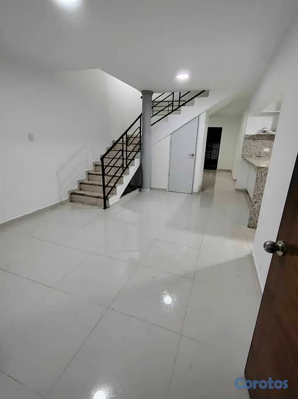 casas - Casa de 3 niveles en los 3 ojos remodelada 2