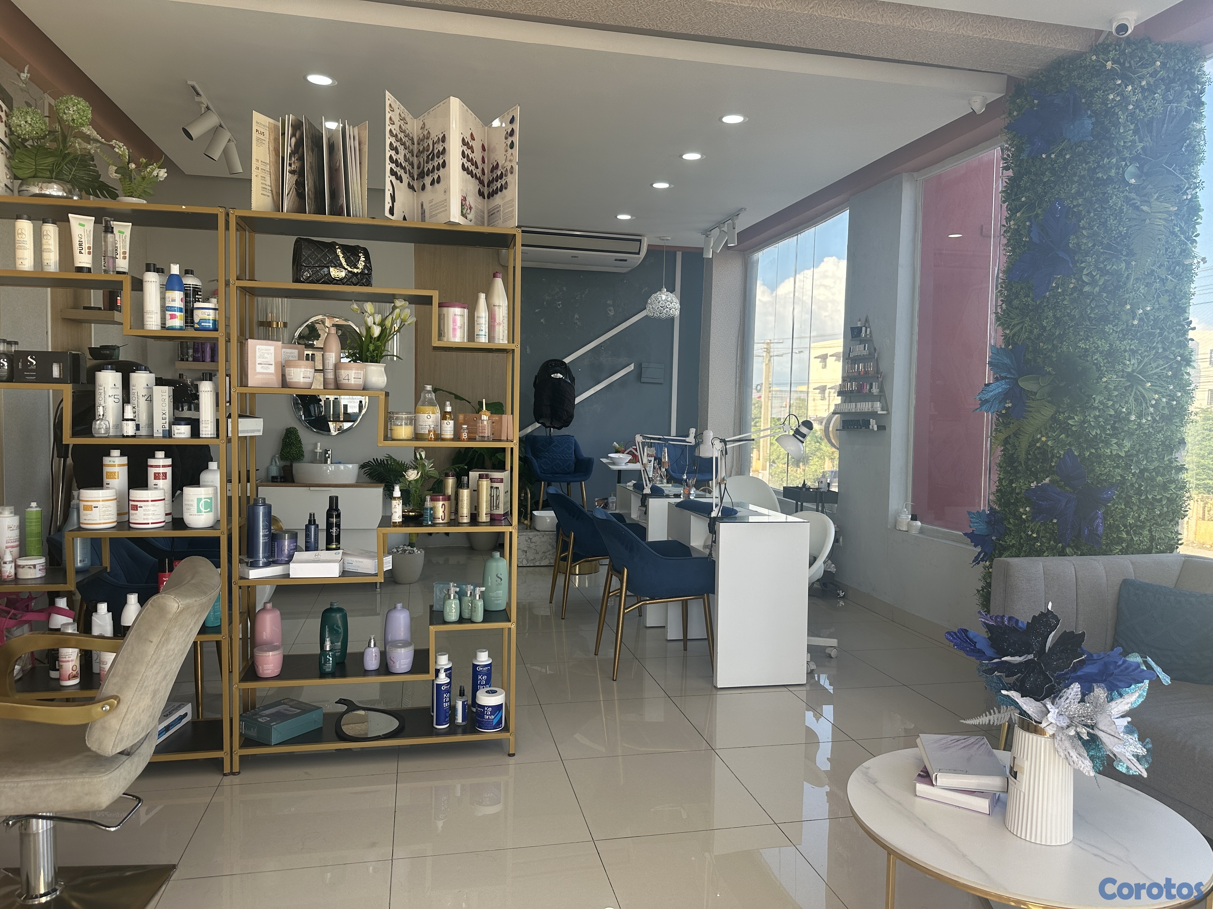 otros inmuebles - Se Vende Salón de Belleza – Listo para Operar y co 4