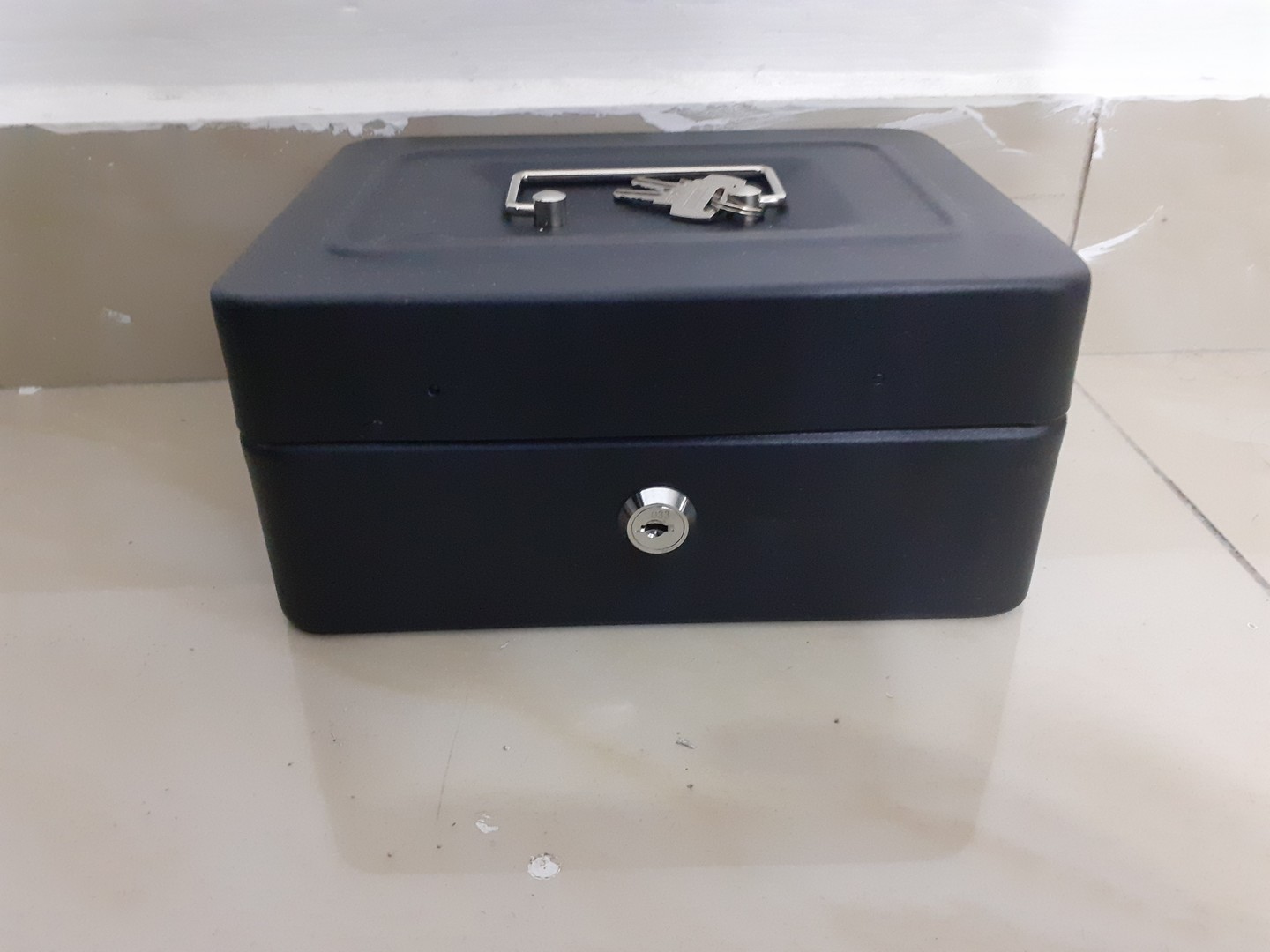 decoración y accesorios - Cajon de dinero y moneda con llave 20 cms 1