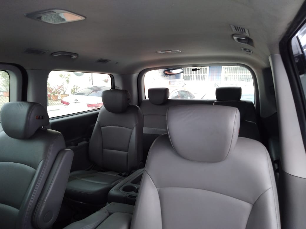 jeepetas y camionetas - HYUNDAI GRAND STAREX 2017 GRIS 4