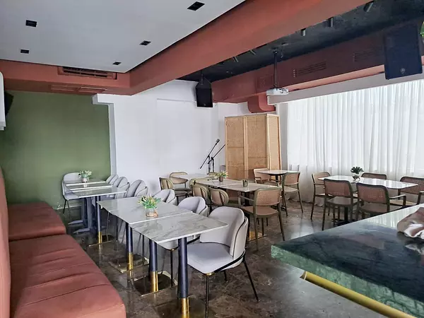 oficinas y locales comerciales - Local céntrico en los Prados 7