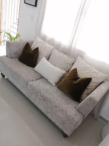 muebles y colchones - Mueble grande precioso, nuevo con cojines, único sofá, aprovéchalo  0