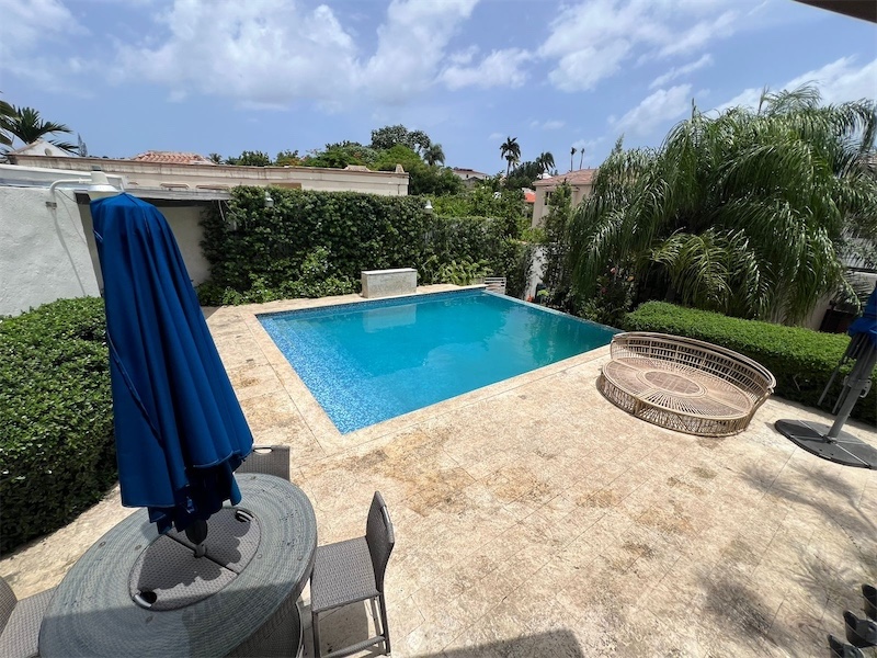 casas - Venta de casa en Arroyo Hondo 3 Distrito Nacional con piscina y 1200mts