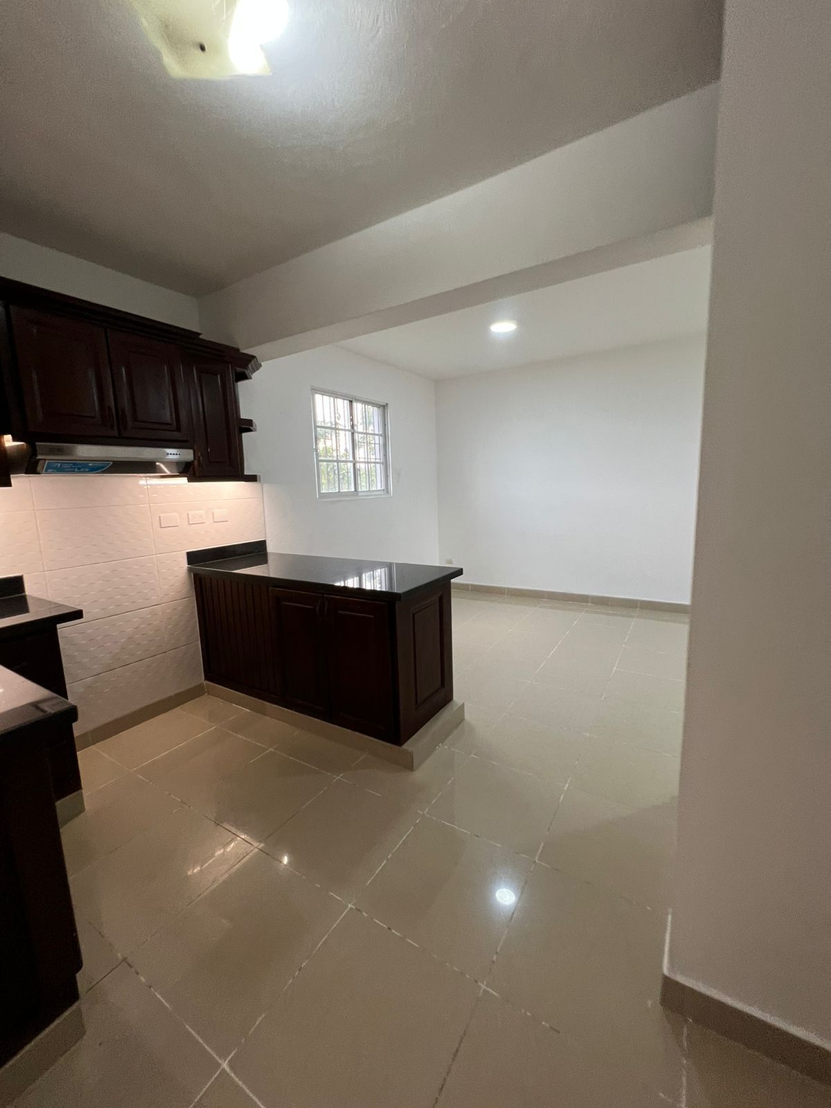 apartamentos - SE ALQUILA APARTAMENTO EN SANTIAGO.