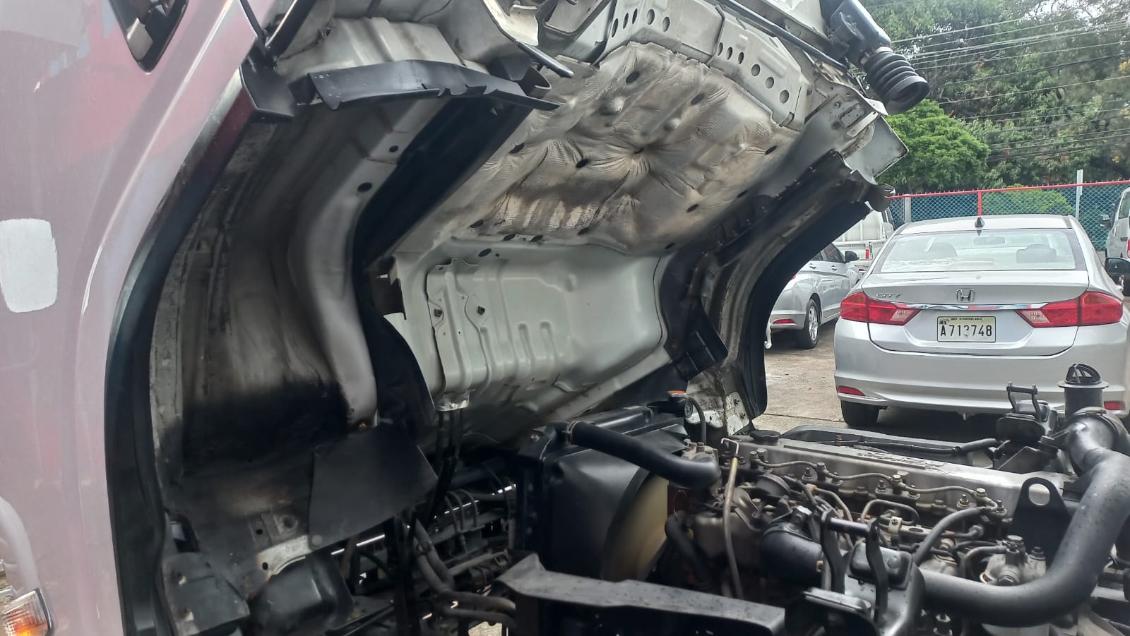camiones y vehiculos pesados - Isuzu NPR año 2017 Blanco Furgon 1