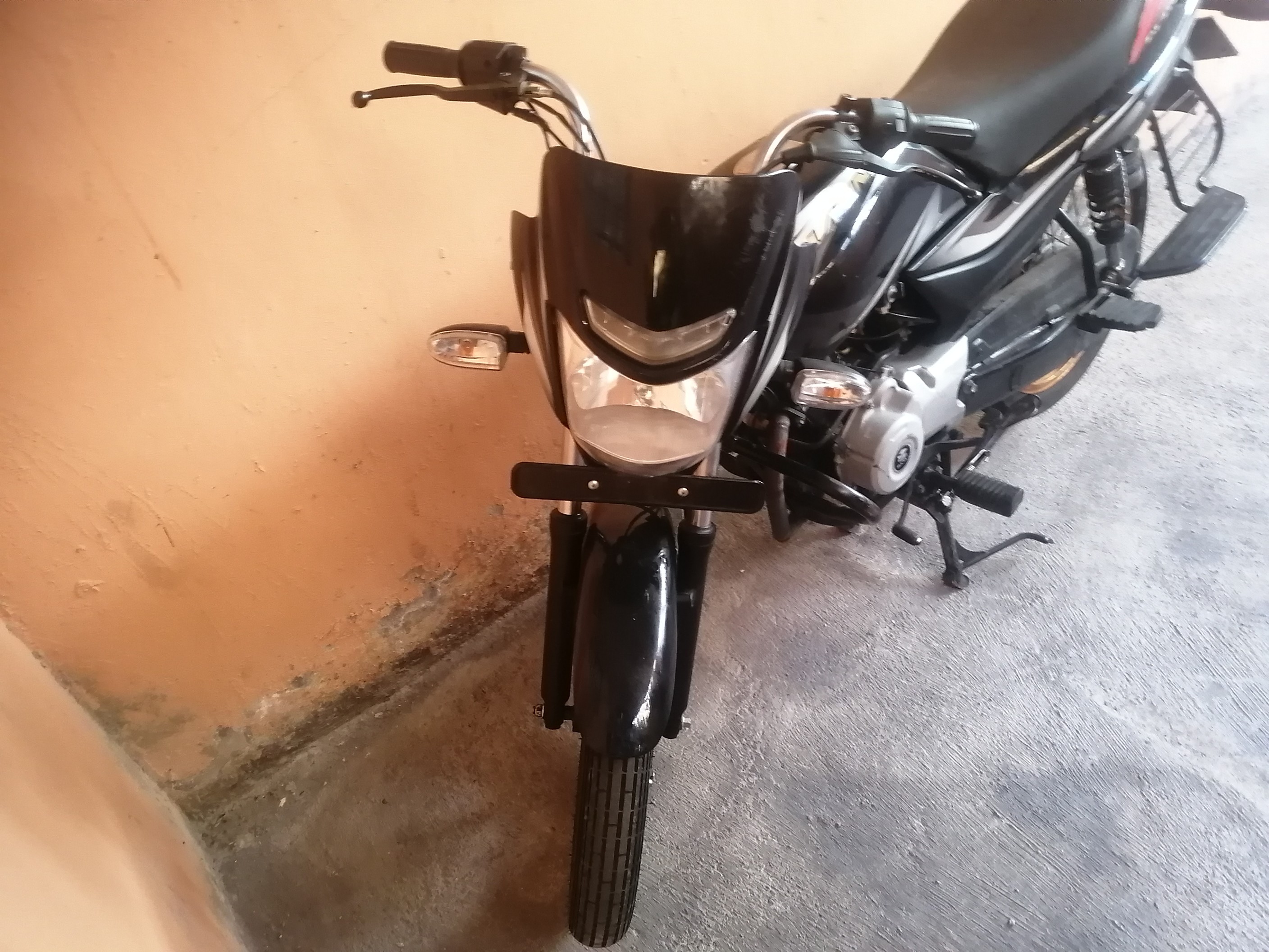 motores y pasolas - Bajaj platina 100 ES año 2021 en óptimas condiciones