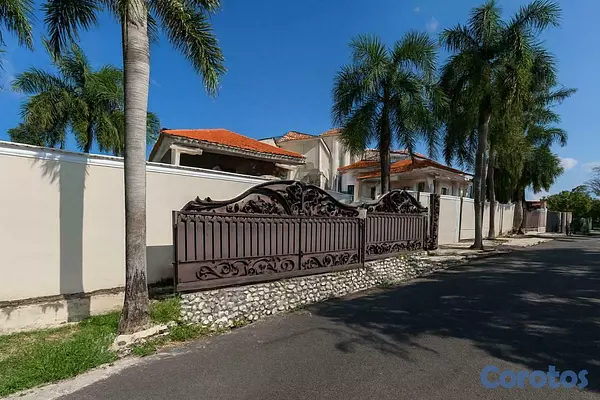 casas - Imponente Mansión de Lujo en Arroyo Hondo Viejo 3