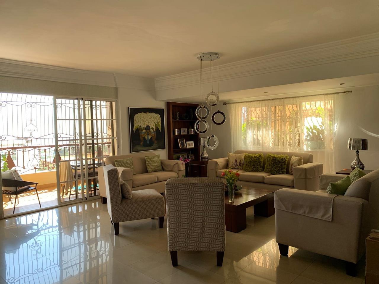 apartamentos - Vendo apto en La esperilla buena zona vista al mar 250. Mt2.