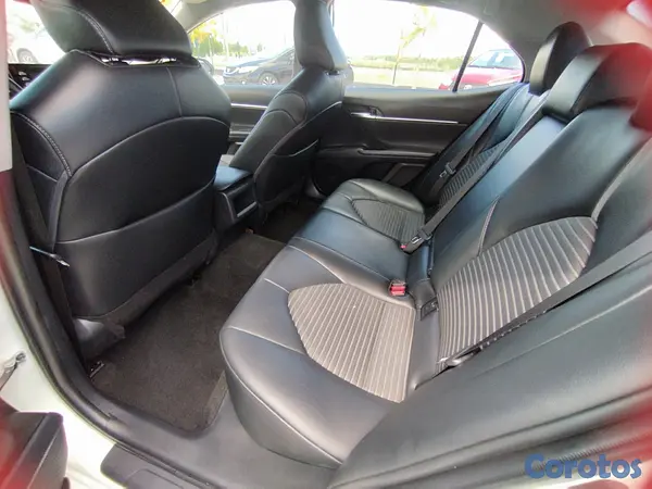 carros - 2023 Toyota Camry SE 4x4  4