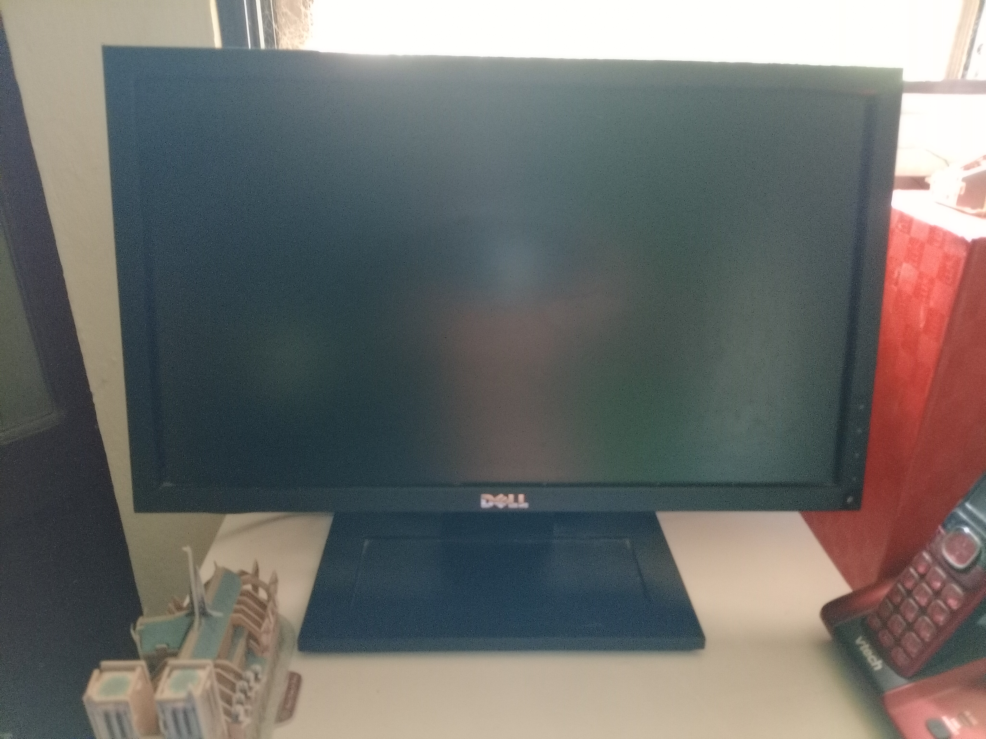 computadoras y laptops - Se vende monitor Dell de 17 x 10 pulgadas. 1
