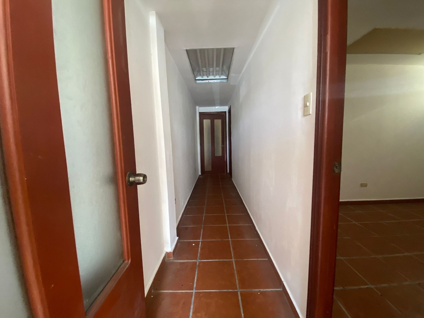 oficinas y locales comerciales - Local 1er nivel, ideal para oficinas con subdivisiones en Naco! 1 parqueo asign. 7