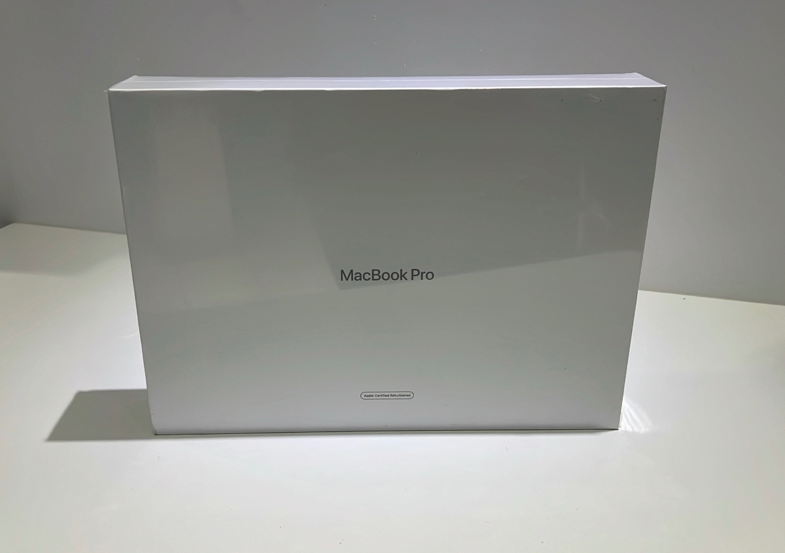 computadoras y laptops -  MacBook Pro 2020 M1 Chip / 256GB / 8GB Ram/ Silver Sellada $ 70,500 NEG