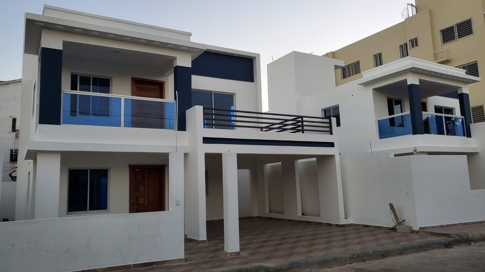 apartamentos - Casas de dos niveles en Prado Oriental, Autopista de San Isidro 5