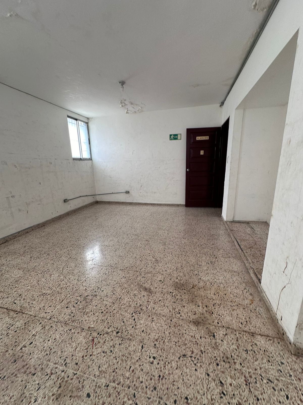 oficinas y locales comerciales - Alquilo Casa Comercial en Los Prados 2