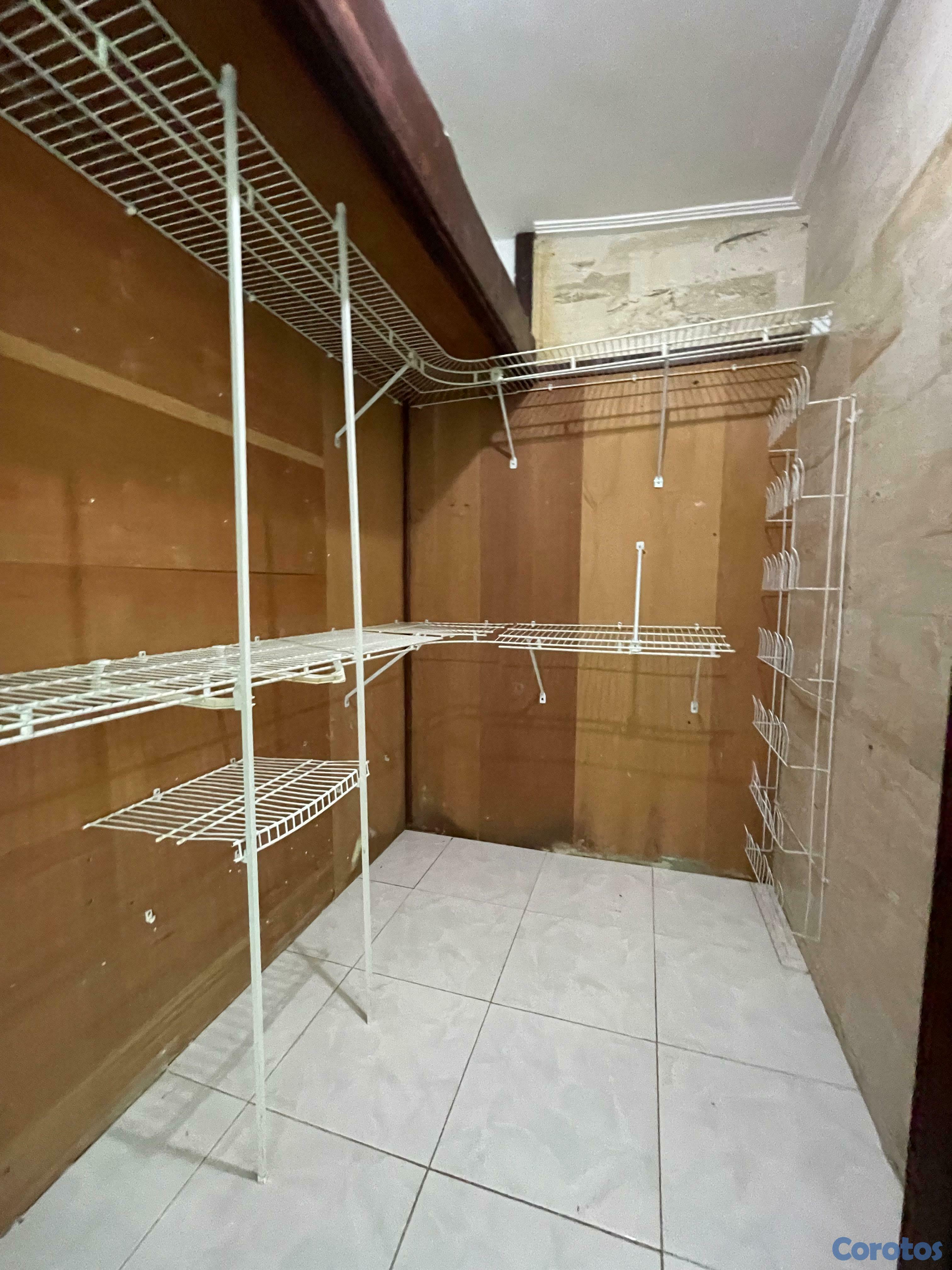 casas - 🏡 Casa en Venta en el Residencial El Condado, D.N 10