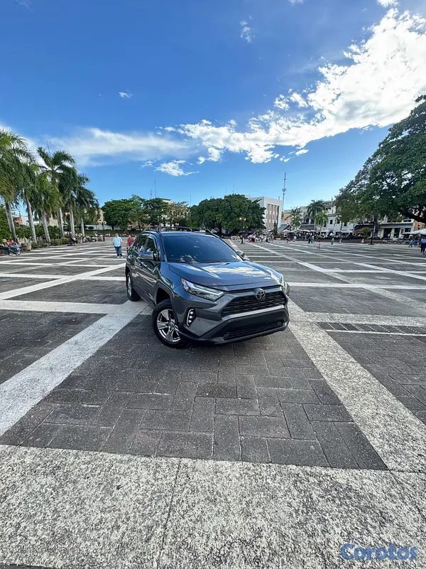 jeepetas y camionetas - Toyota RAV4 XLE 2023 5