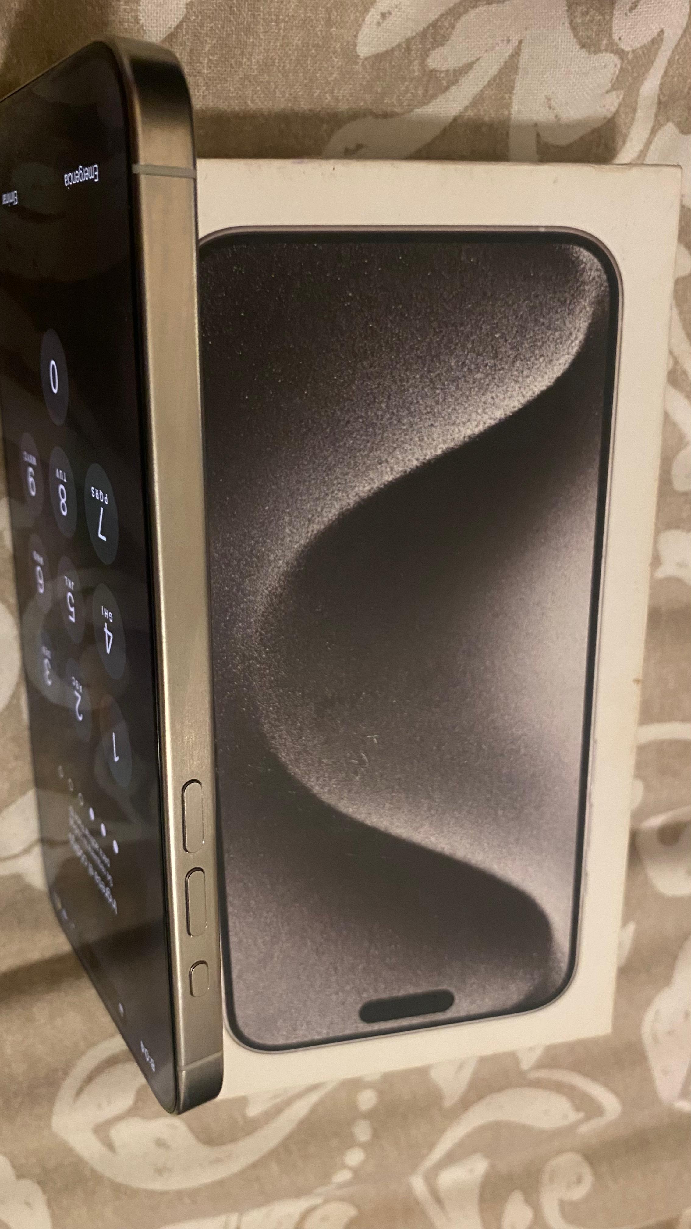 celulares y tabletas - Vendo Iphone 15 Pro Max como nuevo poco uso 4