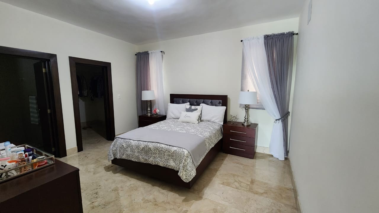 apartamentos - Apartamento 2do Nivel en La Zurza  5