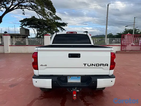 jeepetas y camionetas - 2017 Toyota Tundra 4X4 3