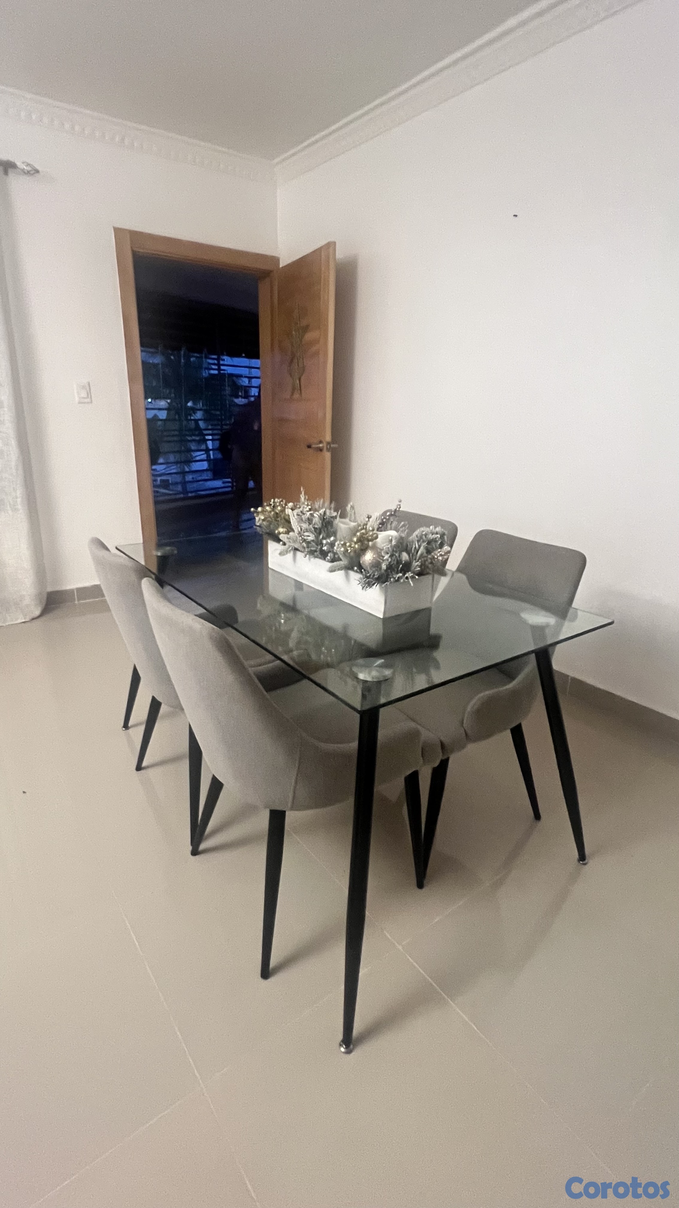 muebles y colchones - Vendo comedor 4 sillas  6