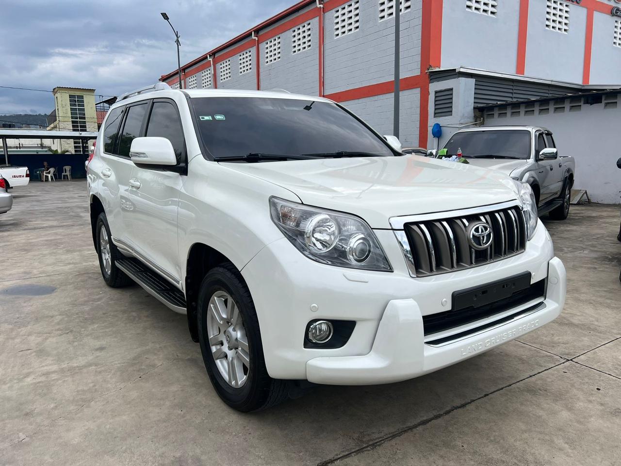 jeepetas y camionetas - Toyota land cruicer prado vx 2013