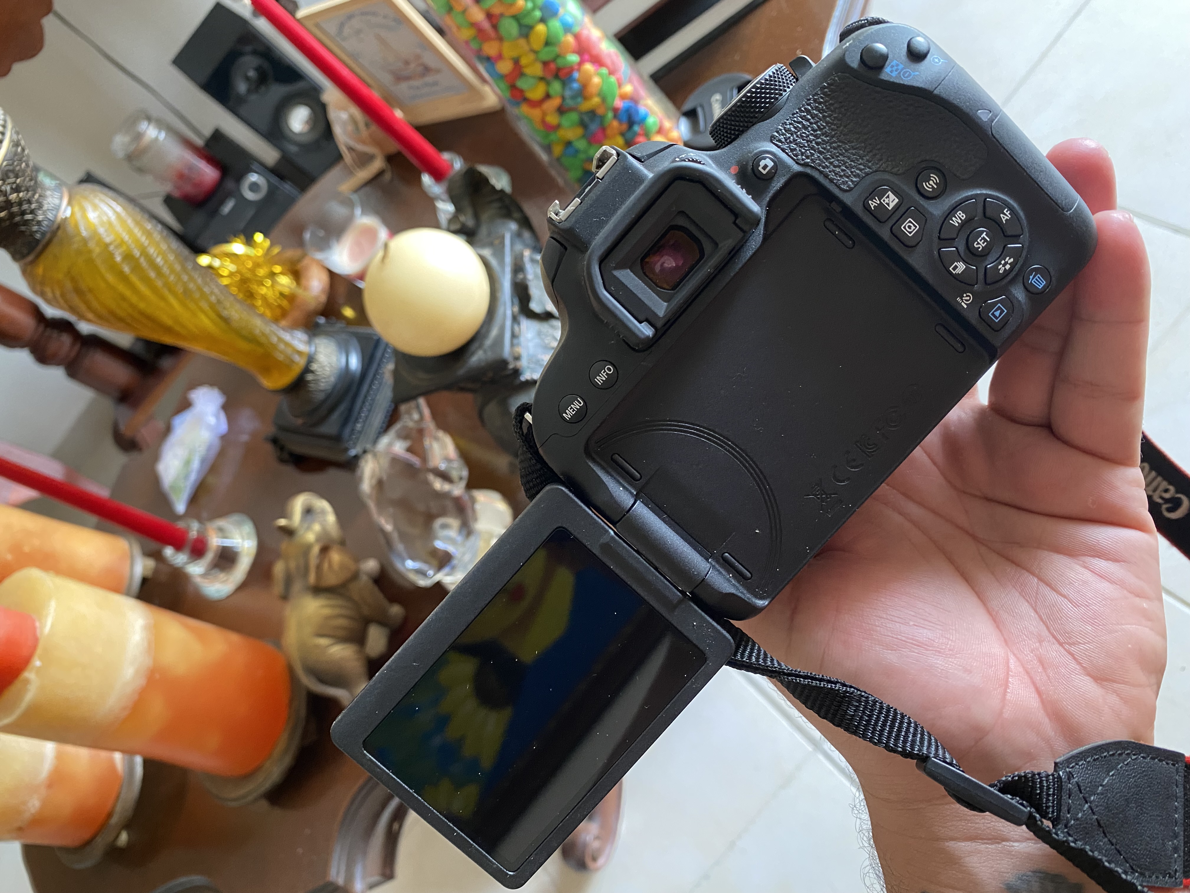 camaras y audio - $30,000 - CANON 800D + 2 lentes + micro + mochila 4