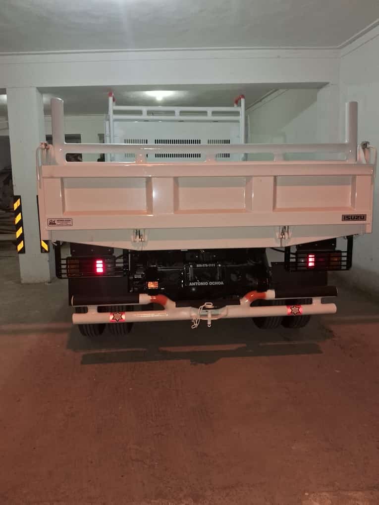 camiones y vehiculos pesados - Camión Volteo ISUZU 2024 4