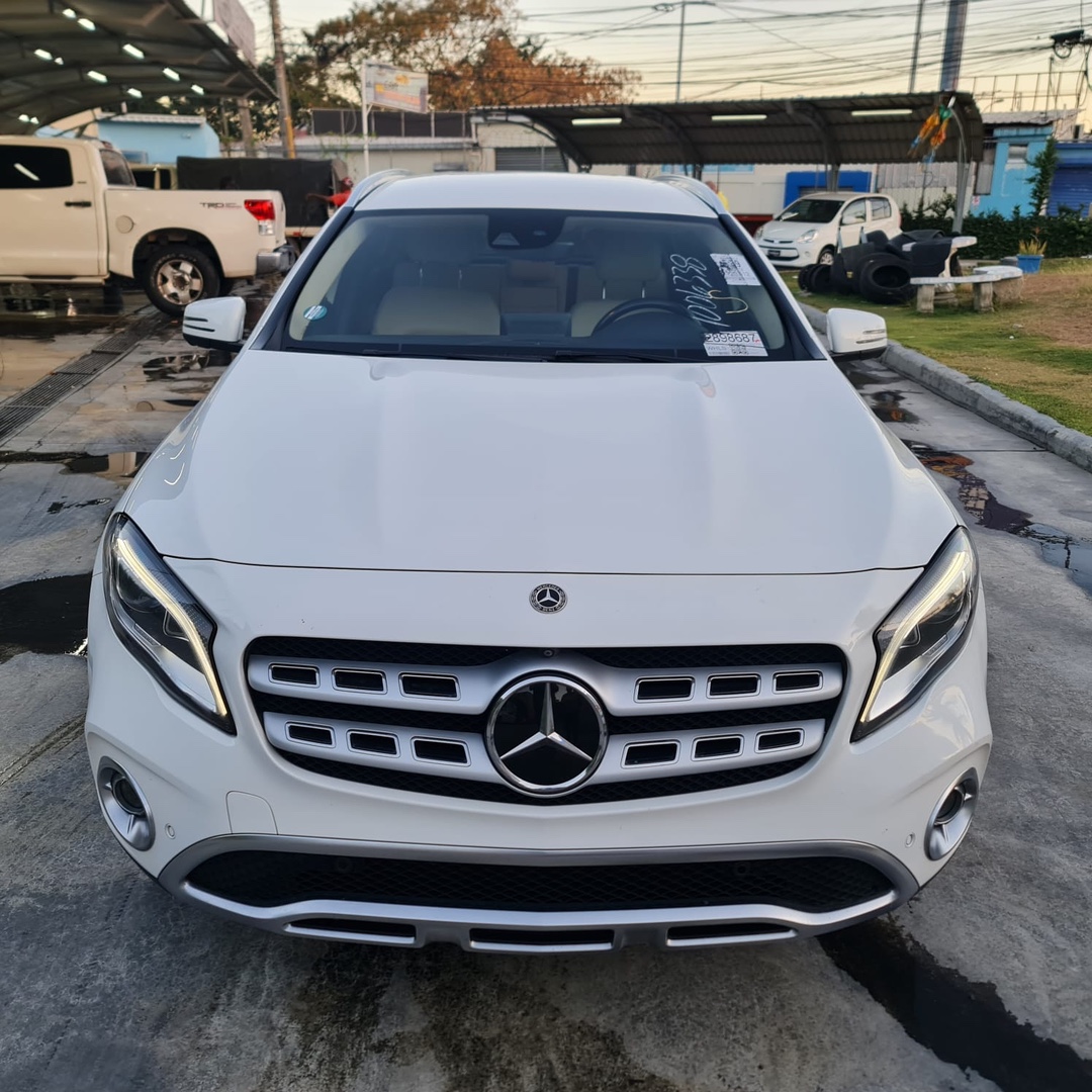 carros - Mercedes Benz GLA 250 año 2019 Clean CarFax