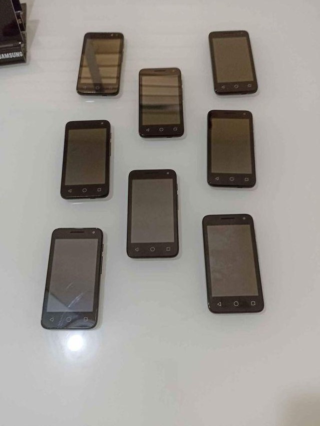 celulares y tabletas - Celulares Alcatel 4034 Pixi audífonos y cargador Desbloqueados