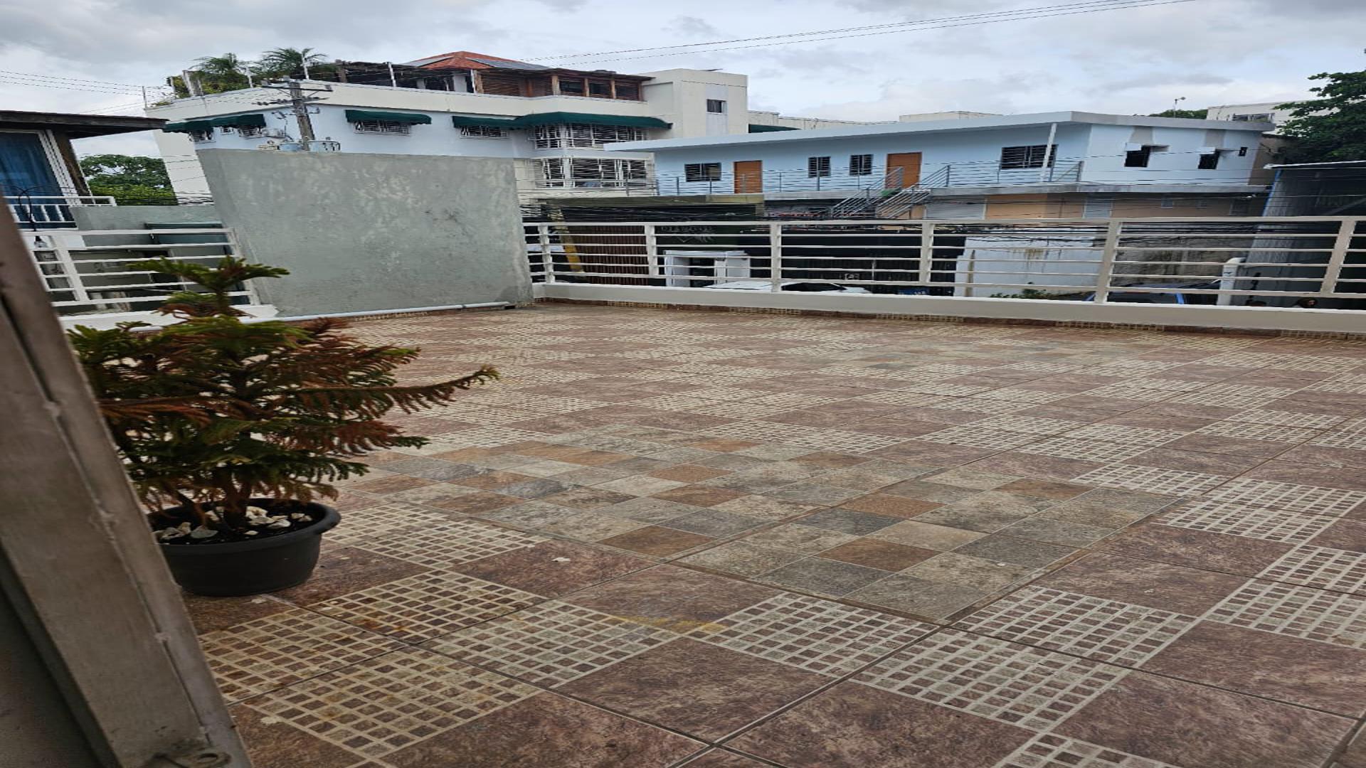 apartamentos - APARTAMENTO EN EL MILLON SEGUNDO NIVEL CON TERRAZA