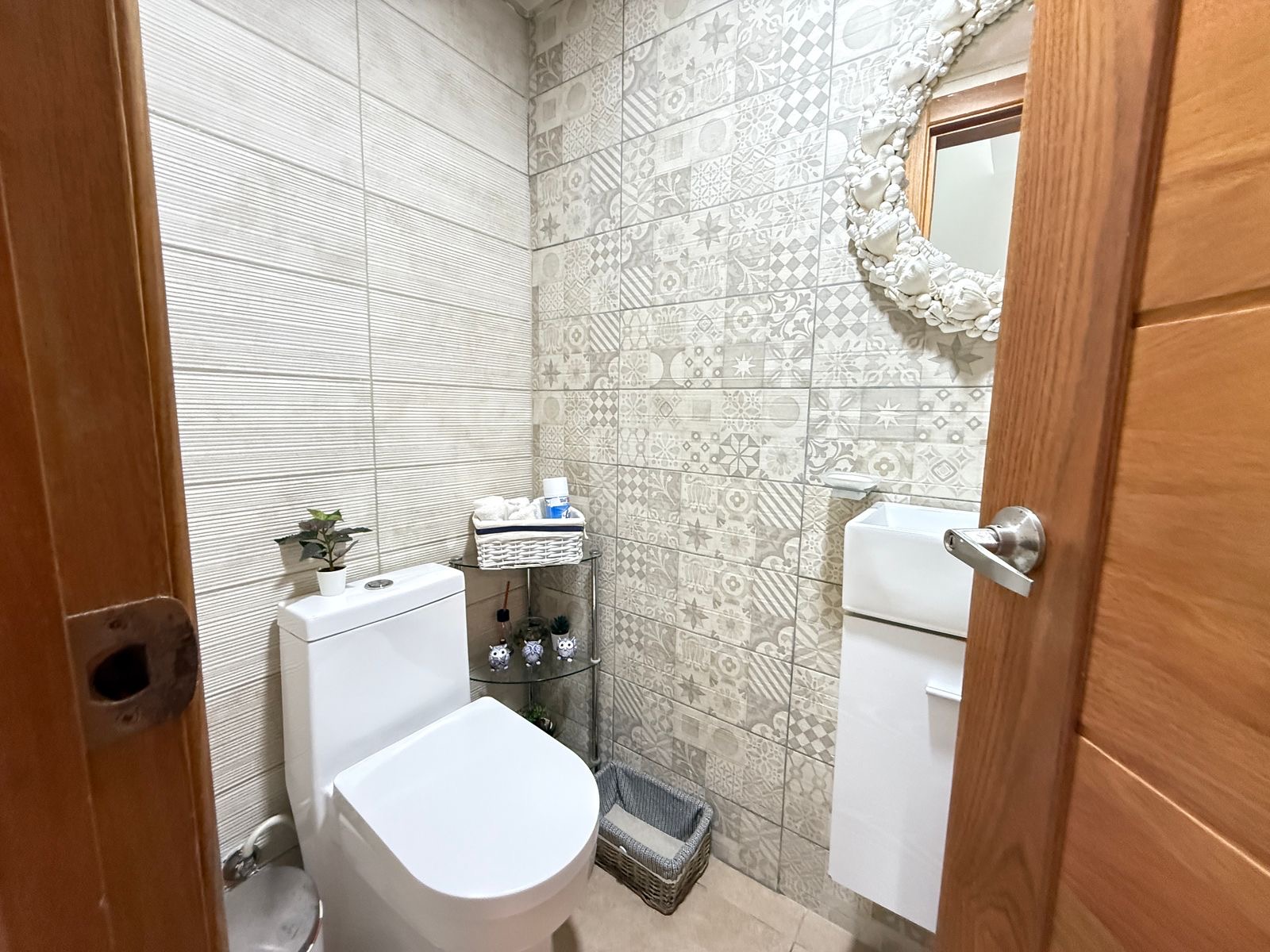 apartamentos - Vendo Evaristo morales tres hab con baño dos parqu 5