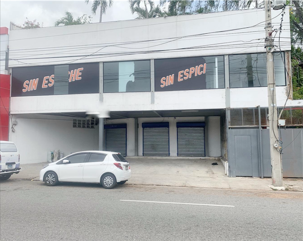 oficinas y locales comerciales - Local céntrico y amplio  1