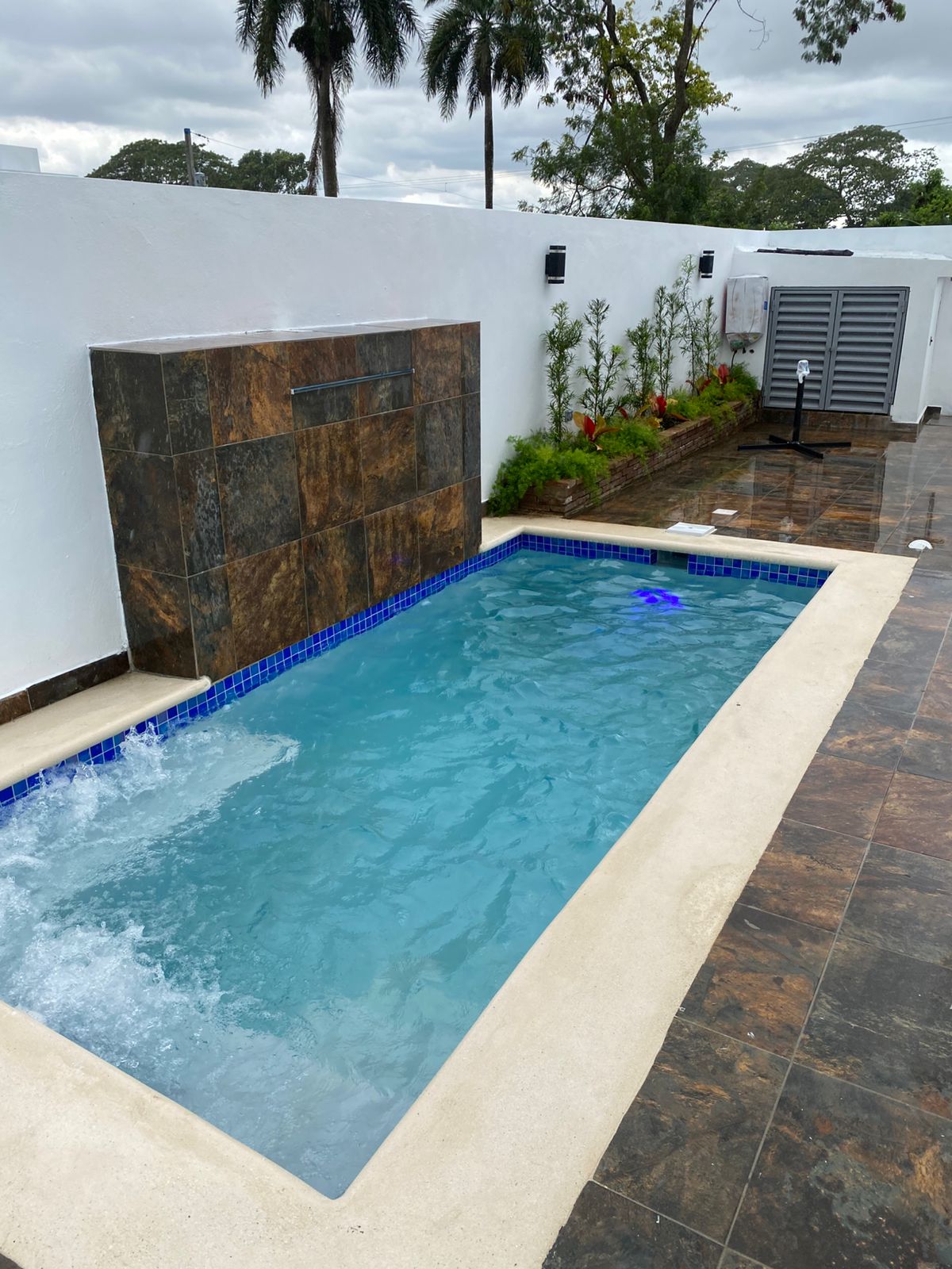 casas - Moderna Casa de Venta en Proyecto Cerrado, Gurabo 2