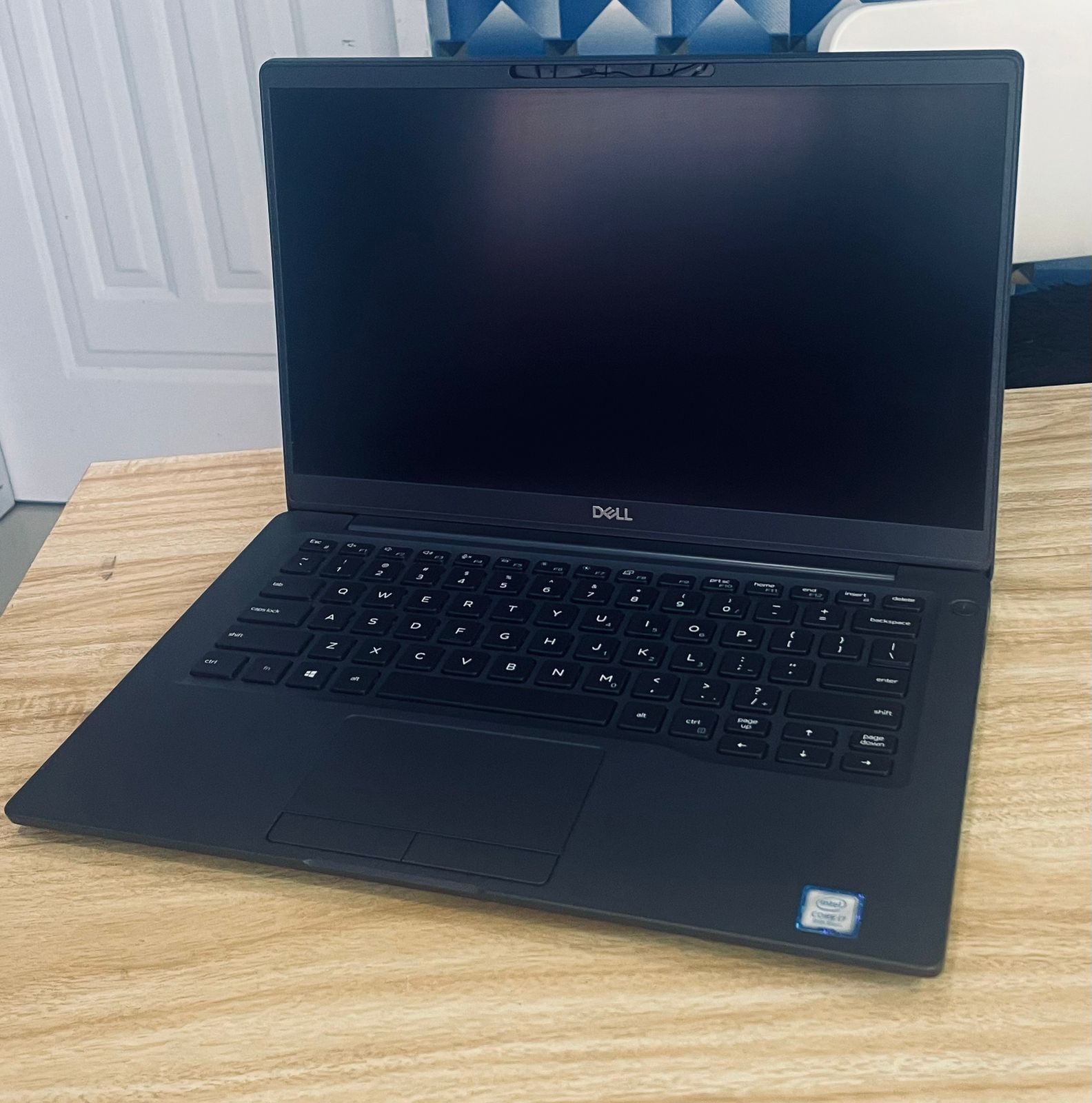 computadoras y laptops - Laptop Dell Latitude7400 Intel core i7 16GB RAM 