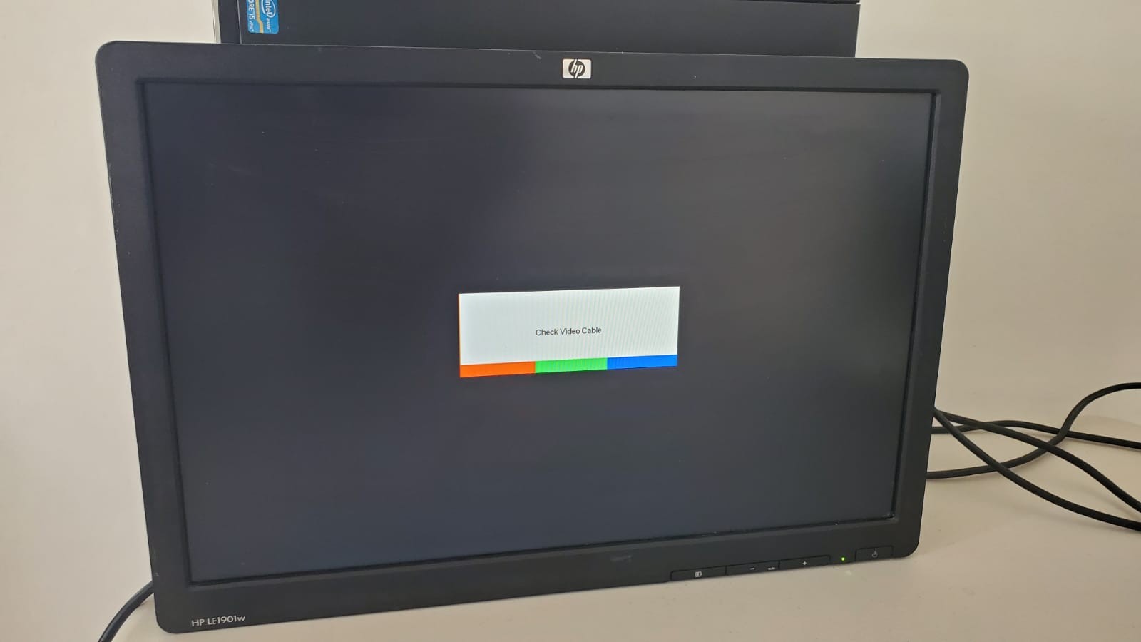computadoras y laptops - Computadora de escritorio CON 2 MONITORES 5