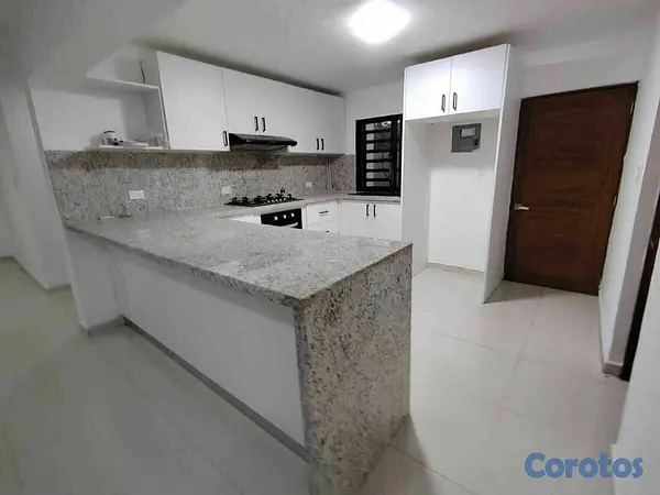 casas - Casa de 3 niveles en los 3 ojos remodelada 4