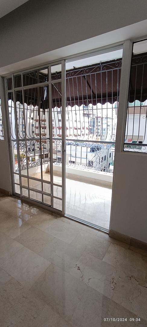 apartamentos - Se Alquila Hermoso Apartamento  piso Alto Urbanización El Real 0