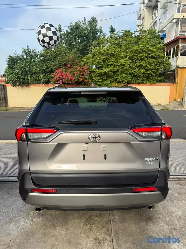 jeepetas y camionetas - Toyota Rav4 XLE 2024 9
