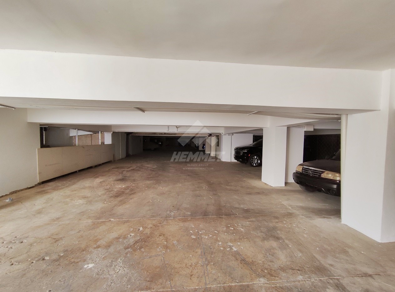 apartamentos - 220MTS2 CON ELEVADOR Y 3 PARQUEOS SOTERRADOS LA ESMERALDA STGO 1