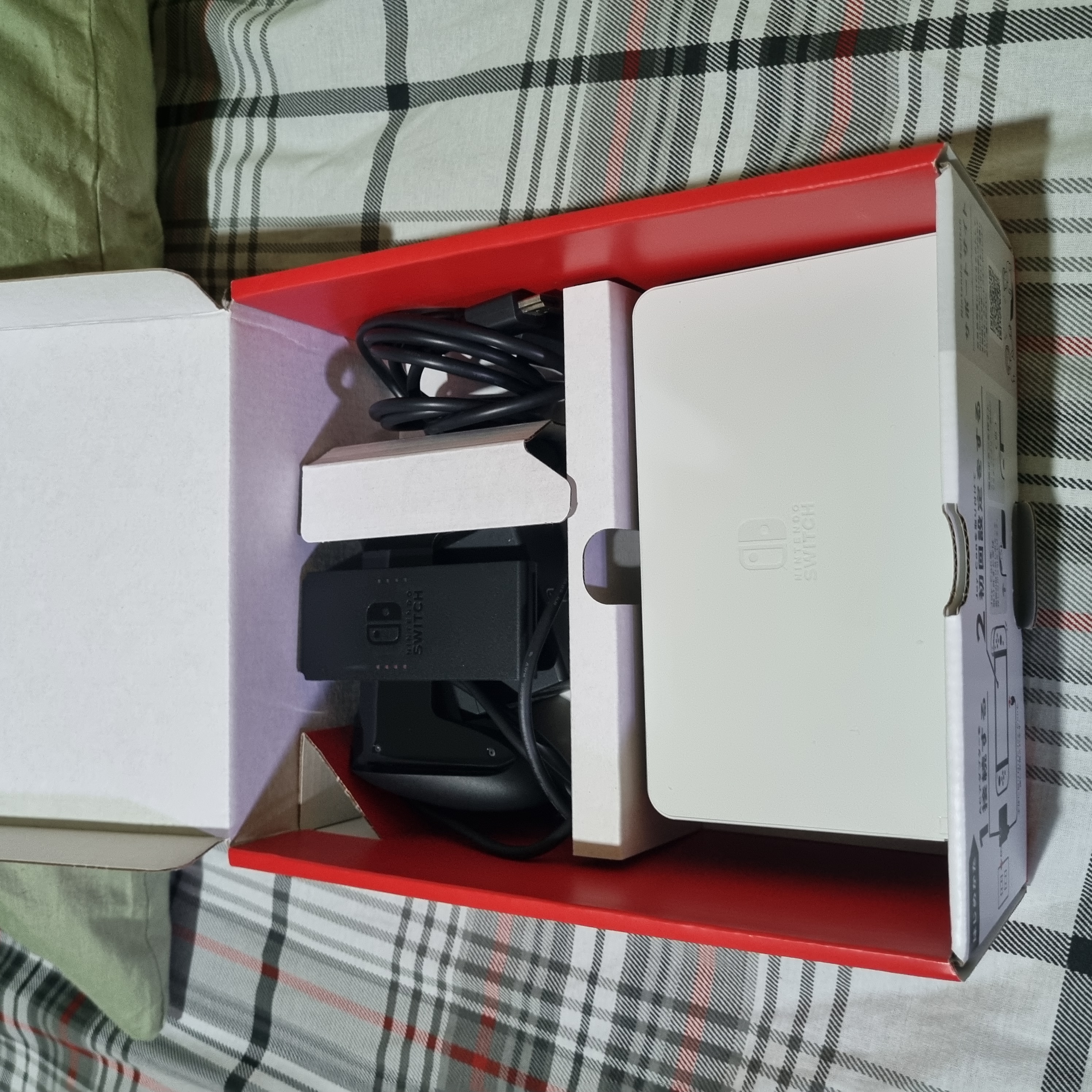 consolas y videojuegos - Nintendo Switch + 3 juegos