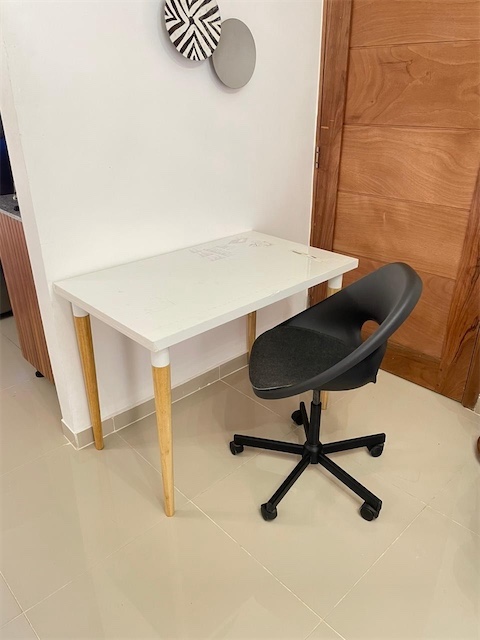 articulos de oficina - Escritorio o mesa de trabajo + silla  IKEA 