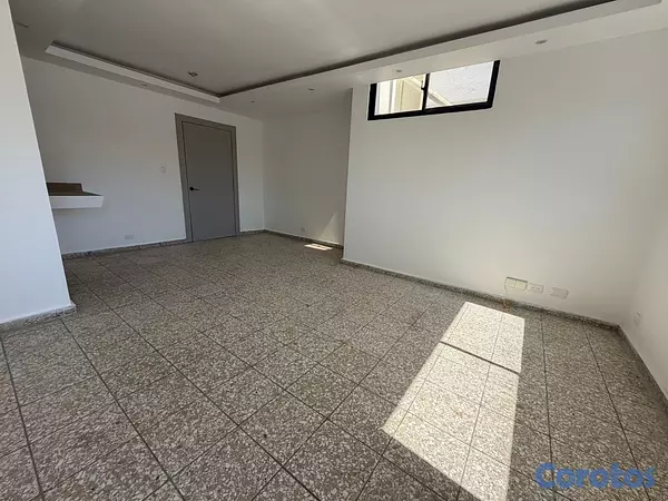 apartamentos - vendo independencia klm 7 una habitación baño parqueo piso 4 amplio fresco  9