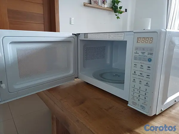 electrodomesticos - Microondas Frigidaire 0.6 cu ft / 17L en excelente 3