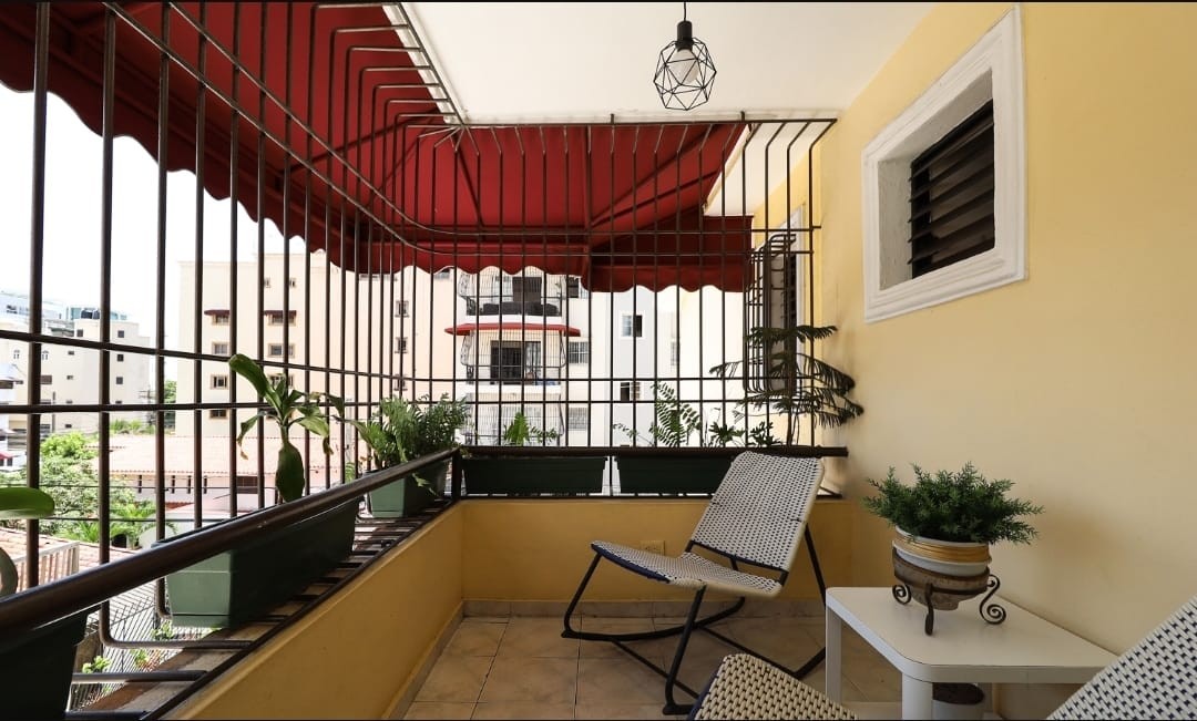 apartamentos - Apartamento en Evaristo Morales a dos esquinas de Acrópolis 