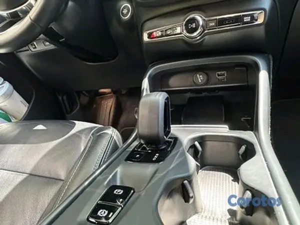 jeepetas y camionetas - VOLVO XC40 momentum '22 6
