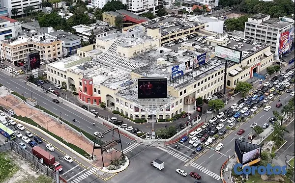 oficinas y locales comerciales - Local en Piantini Unicentro Plaza 1