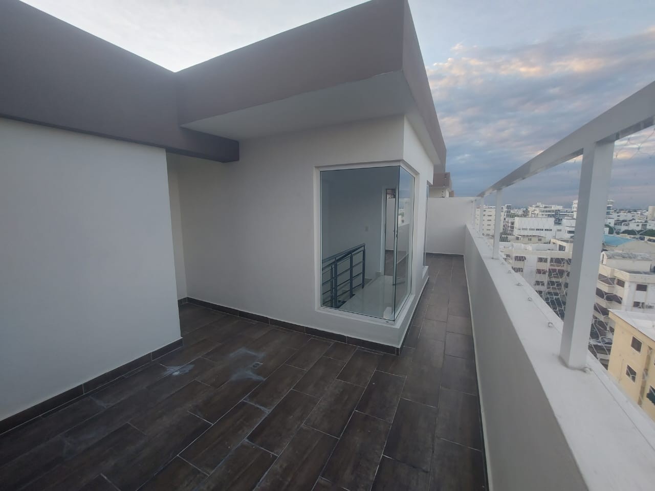 apartamentos - Se vende apartamento tipo PH en El Millón 4