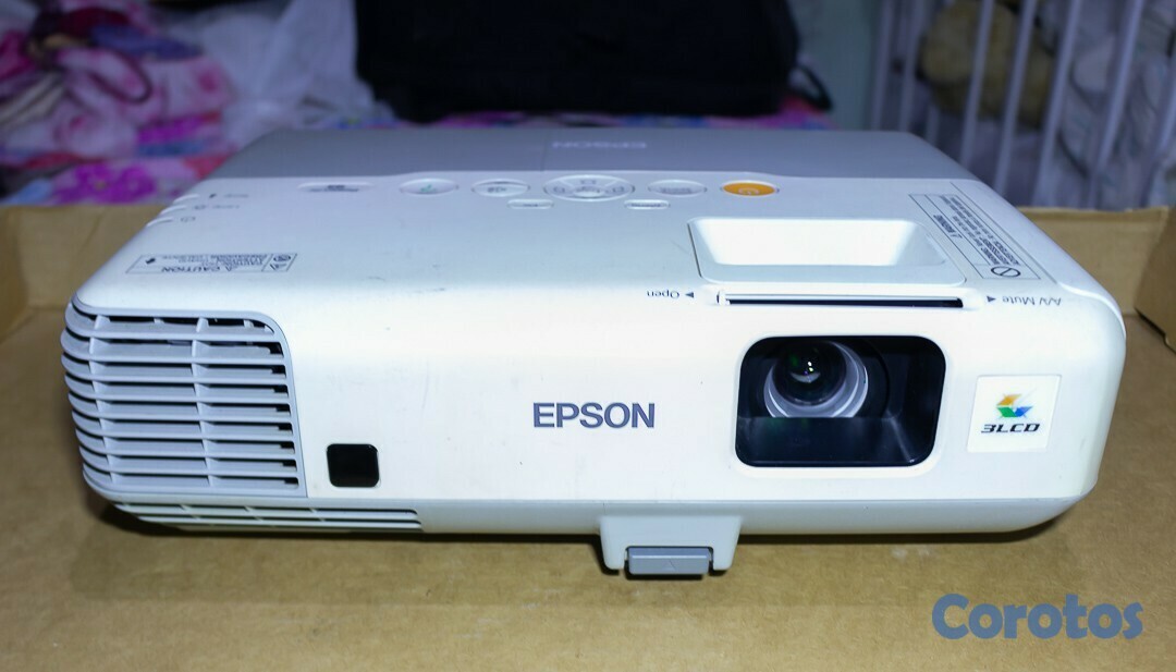 computadoras y laptops - Proyector Epson E93, ENTRADA HDMI, VGA, VIDEO Es un Proyector a buen precio 3